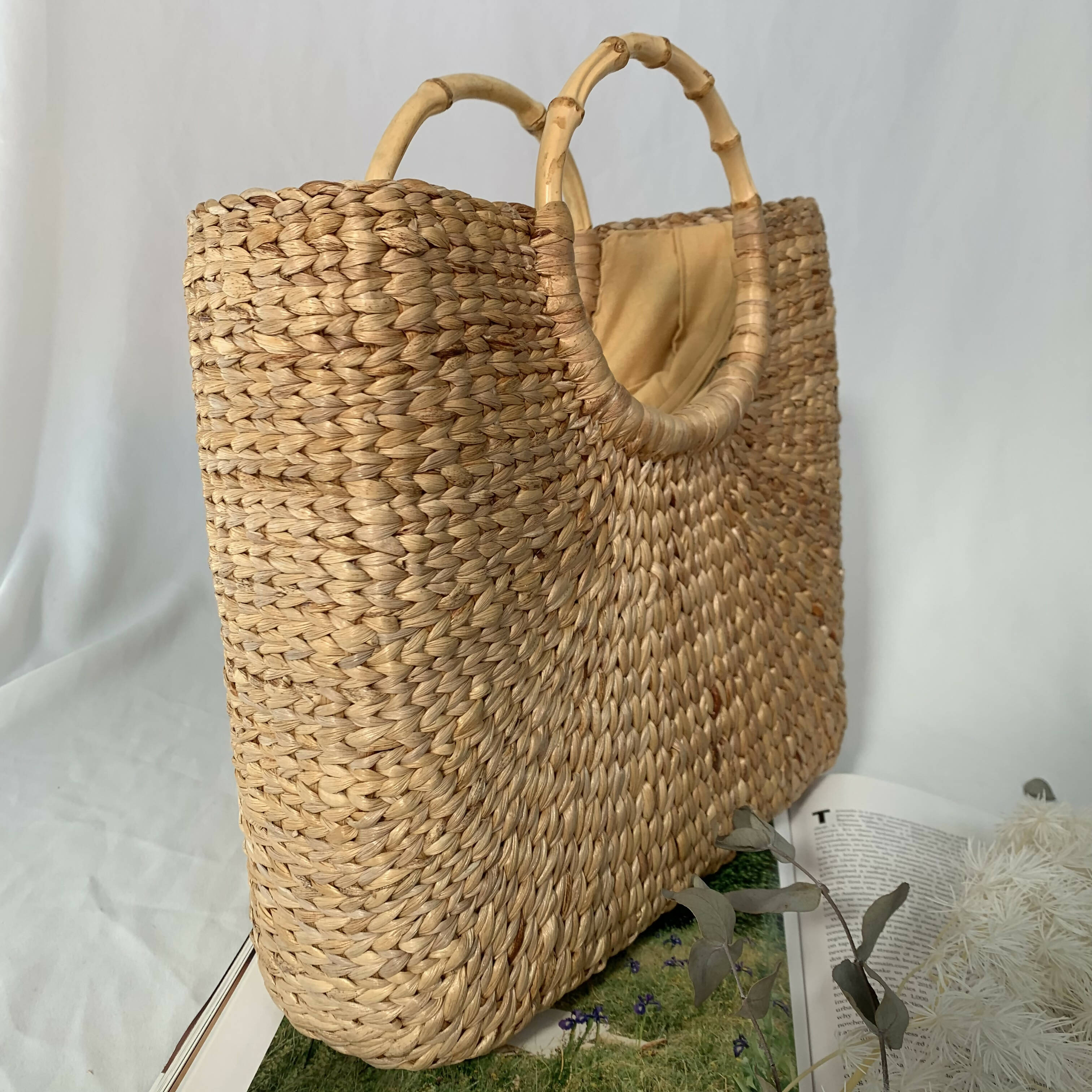 Bamboo handle straw bag hot sale